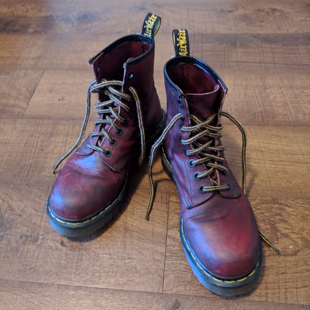 Dr. Martens Boots Womens Shoe Size 7.5